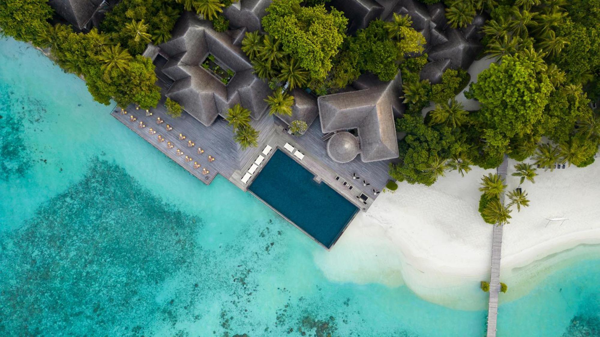 Coco Bodu Hithi - 50 Percent Off Shared Roundtrip Speedboat For Stays From 1 May To September 2025 Exterior photo Aerial view of the resort