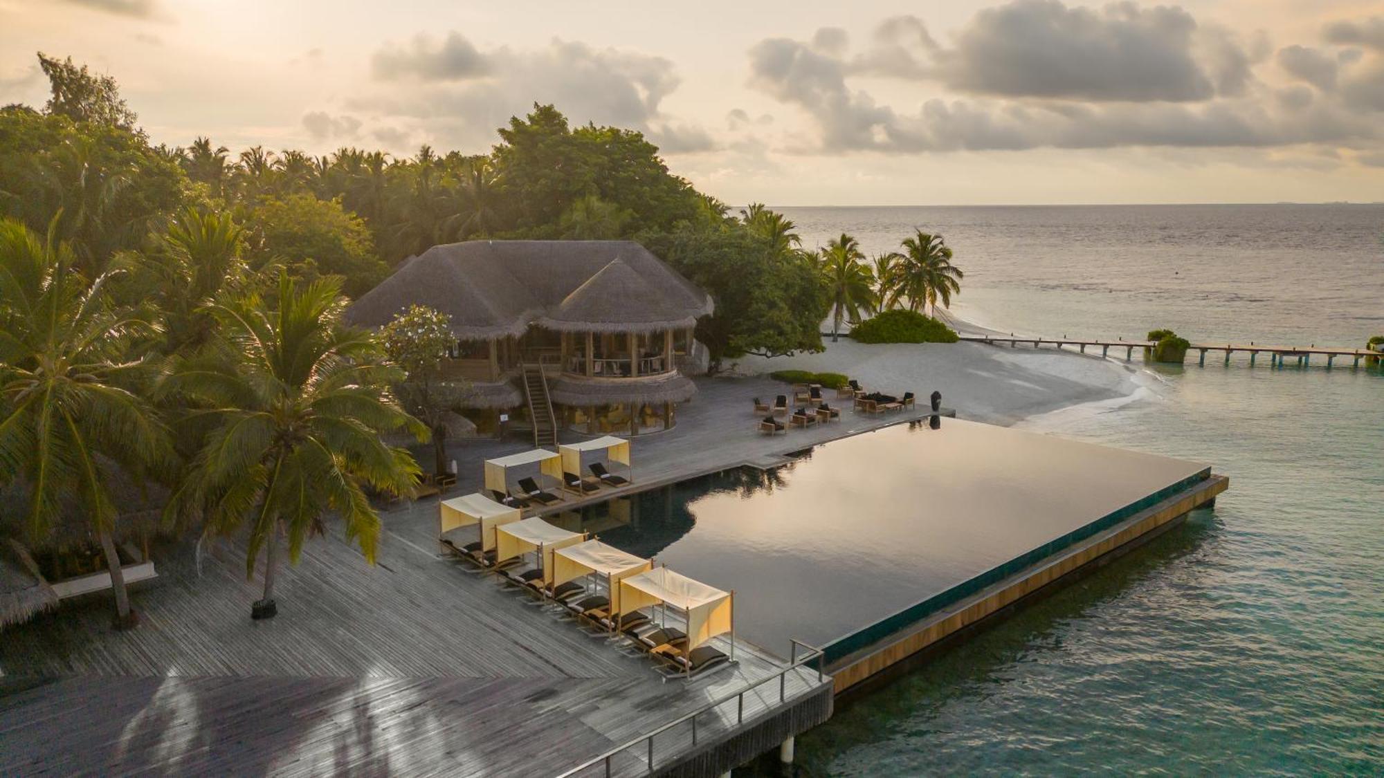 Coco Bodu Hithi - 50 Percent Off Shared Roundtrip Speedboat For Stays From 1 May To September 2025 Exterior photo The Beach Club at the Taj Exotica