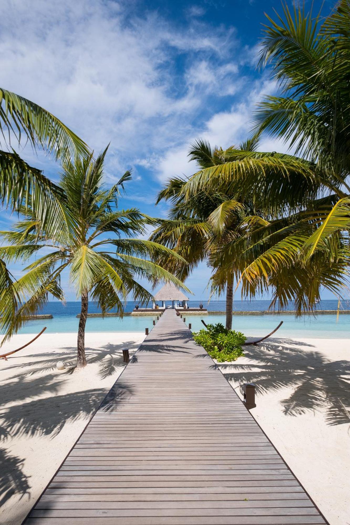 Coco Bodu Hithi - 50 Percent Off Shared Roundtrip Speedboat For Stays From 1 May To September 2025 Exterior photo A beach in Maldives