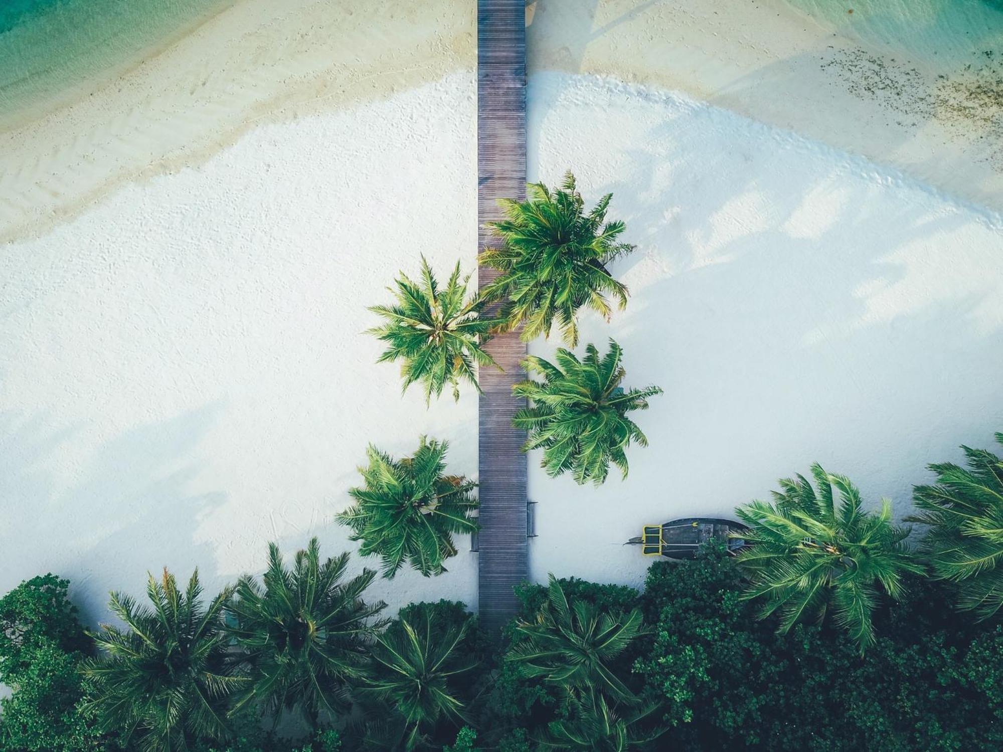 Coco Bodu Hithi - 50 Percent Off Shared Roundtrip Speedboat For Stays From 1 May To September 2025 Exterior photo Aerial view of the beach