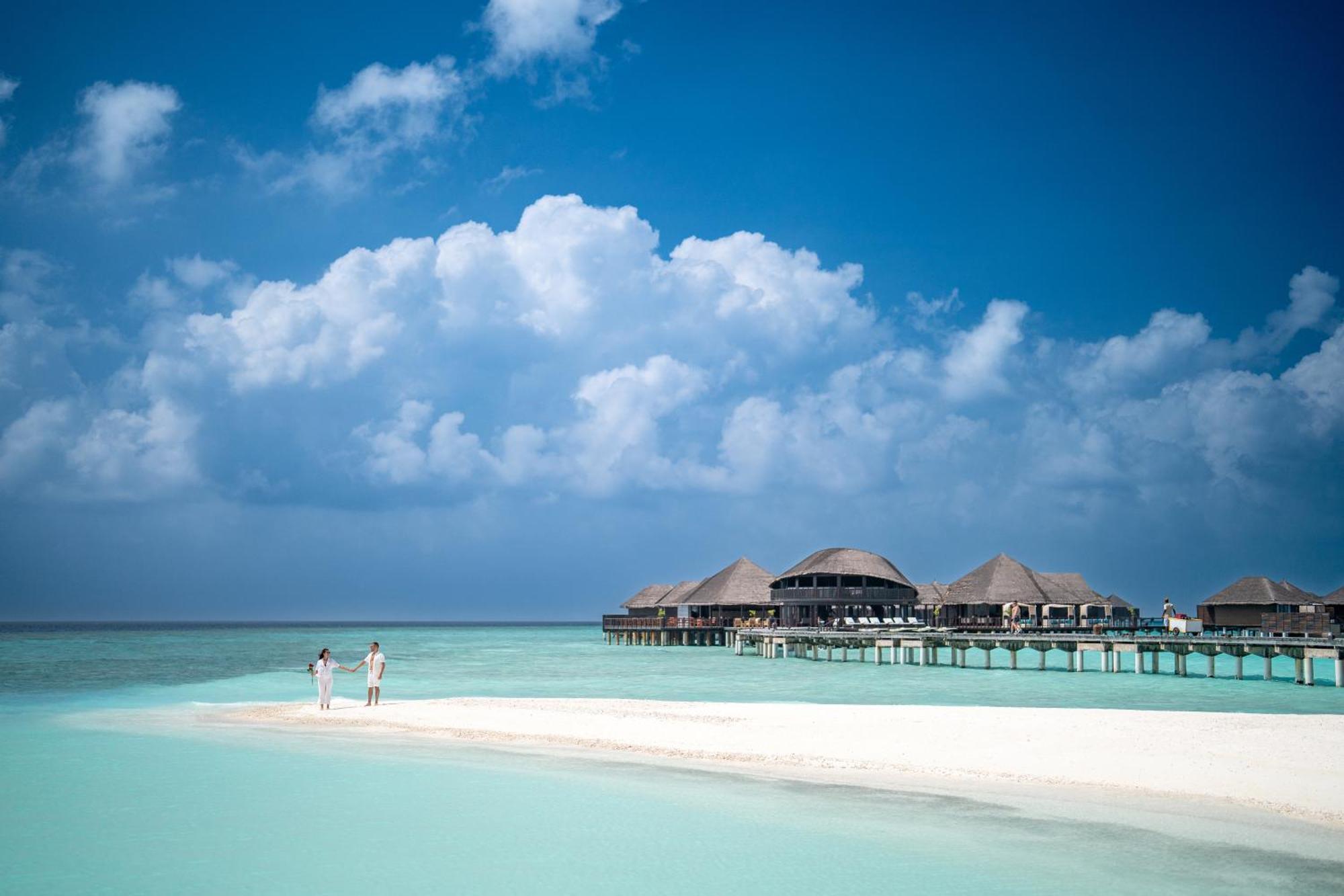 Coco Bodu Hithi - 50 Percent Off Shared Roundtrip Speedboat For Stays From 1 May To September 2025 Exterior photo The Maldives is a tropical paradise.