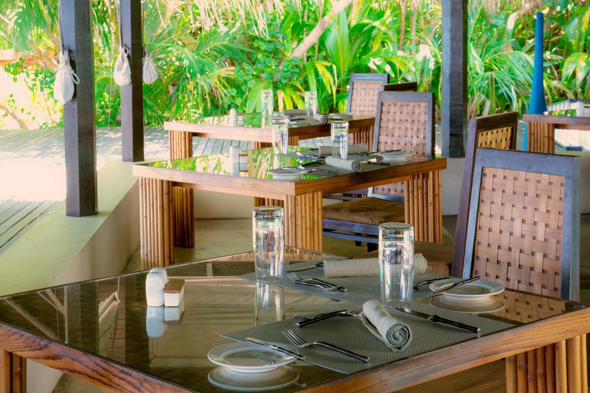 Coco Bodu Hithi - 50 Percent Off Shared Roundtrip Speedboat For Stays From 1 May To September 2025 Exterior photo A restaurant in Maldives