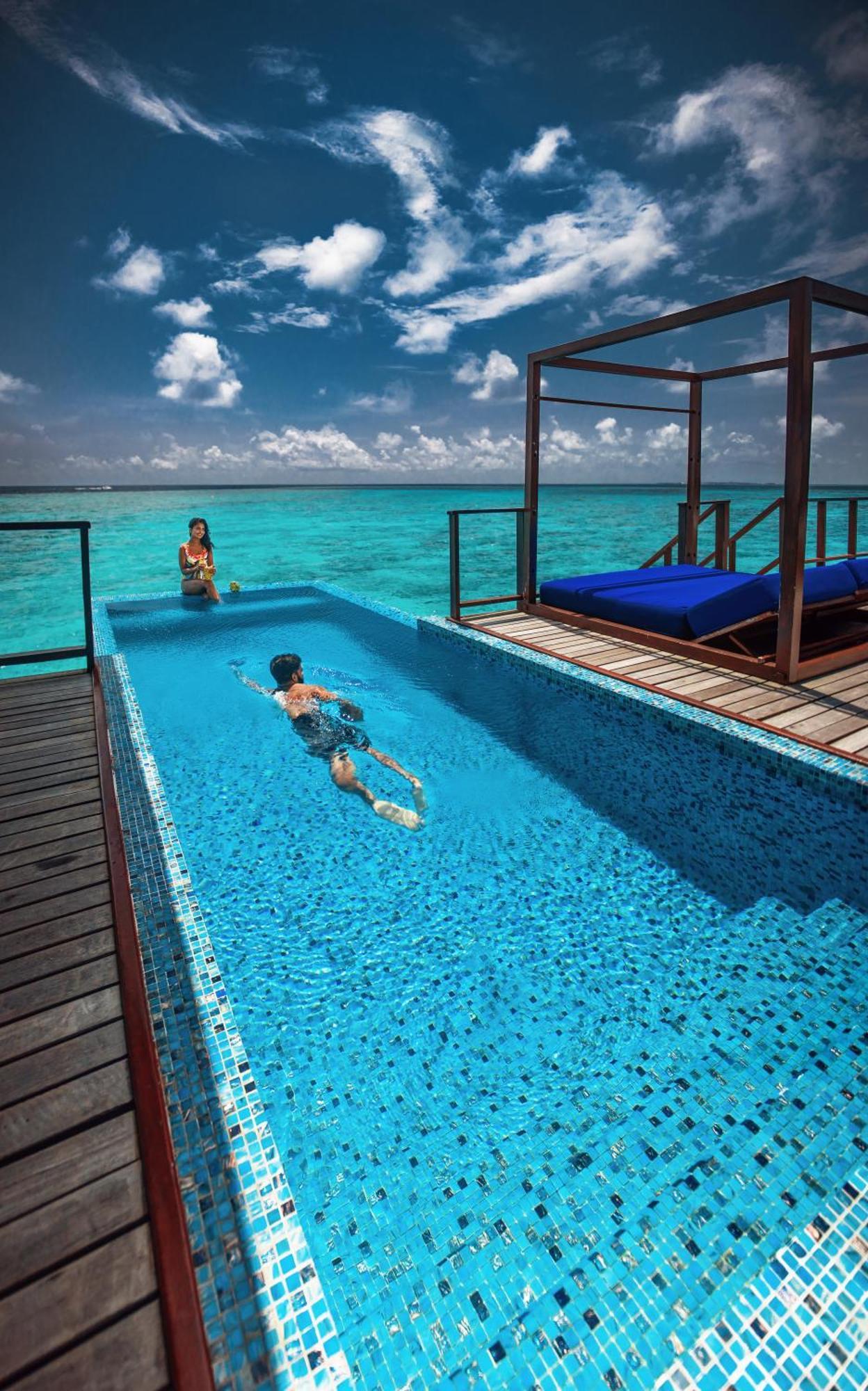 Coco Bodu Hithi - 50 Percent Off Shared Roundtrip Speedboat For Stays From 1 May To September 2025 Exterior photo A pool at a resort