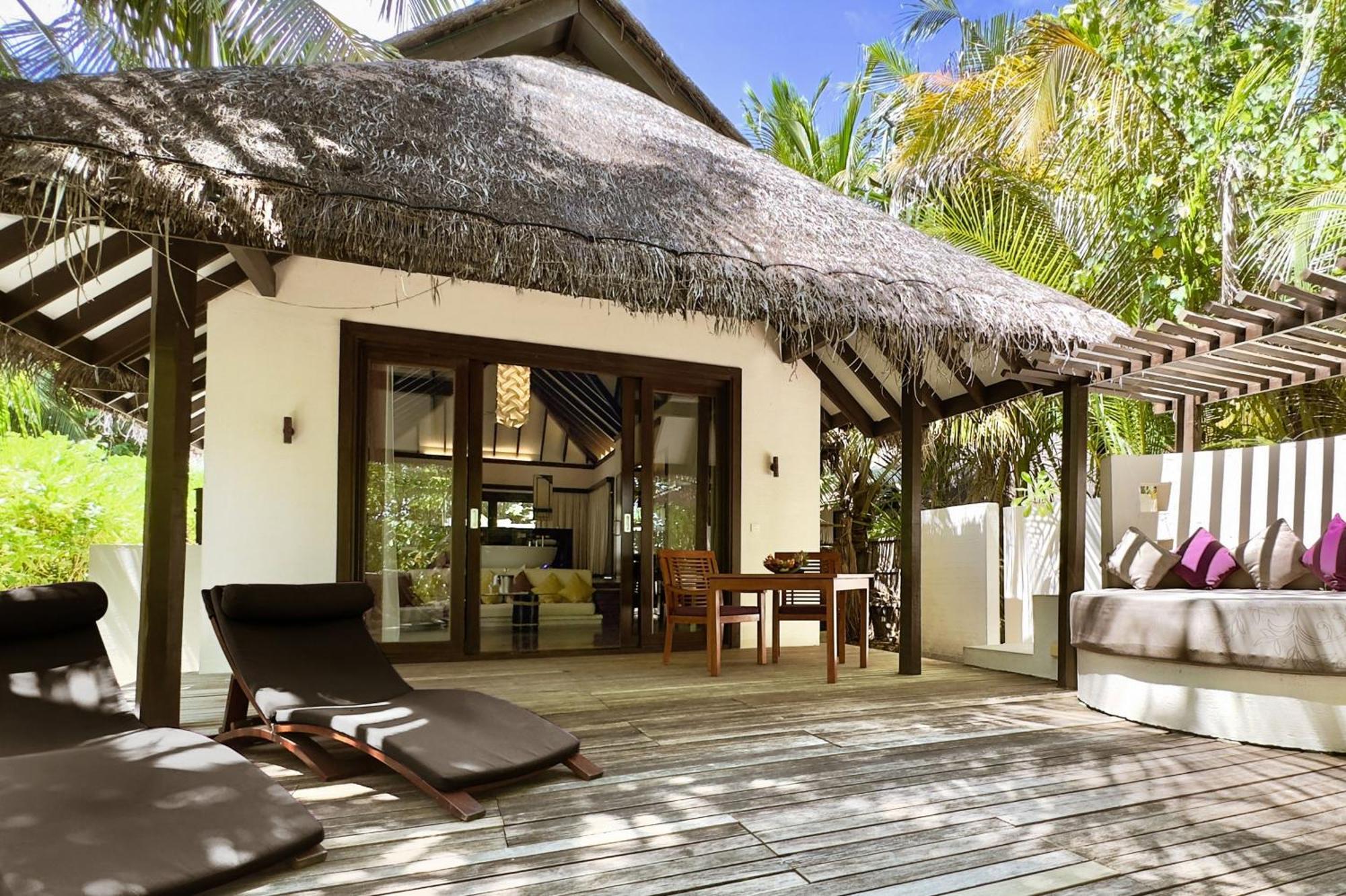 Coco Bodu Hithi - 50 Percent Off Shared Roundtrip Speedboat For Stays From 1 May To September 2025 Exterior photo A villa at the resort